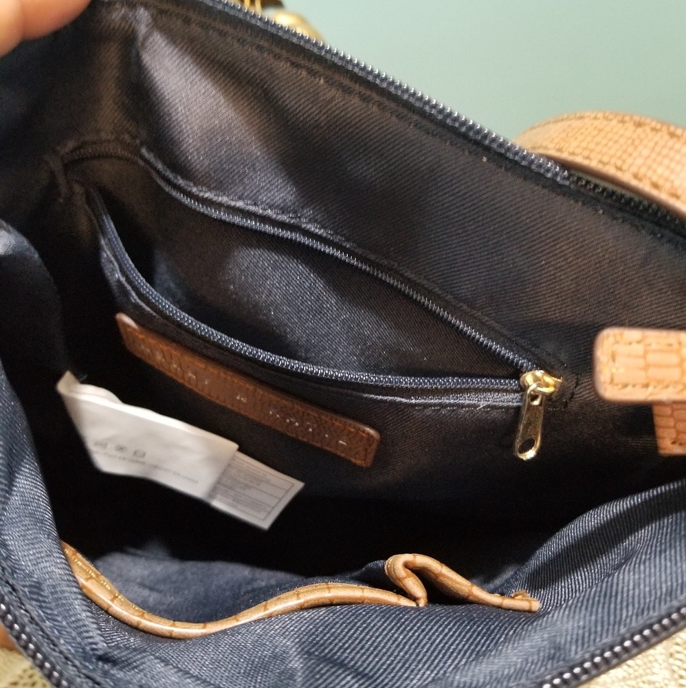 🛍Kelly & Katie crossbody purse🛍 - Picture 2 of 4